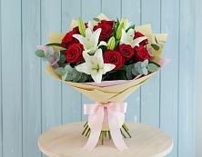 Букет цветов из:  Лилии и Розы в Ожогино