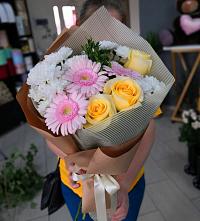 Букет цветов из:  Герберы, Розы и Хризантемы в Ожогино