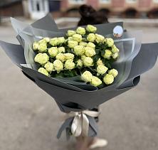 Букет Белые кустовые розы Солинеро в Ожогино
