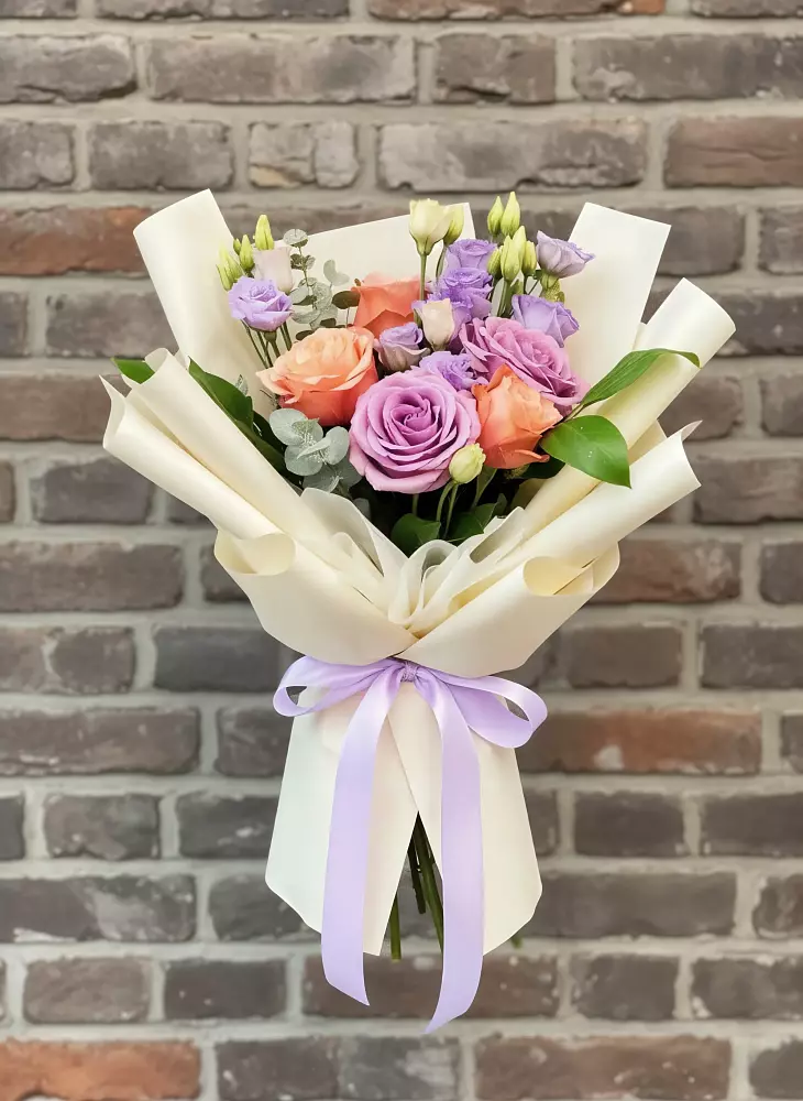 Букет цветов из: Лизиантусы и Розы в Ожогино