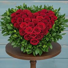 Цветочная композиция из Розы в виде сердца в Ожогино