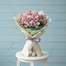 Букет цветов из:  Орхидеи и Розы в Ожогино