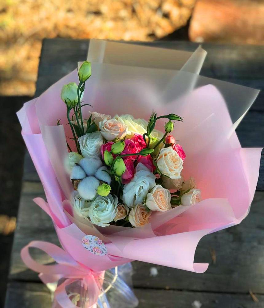 Букет цветов из: Розы и Лизиантусы в Ожогино