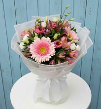 Букет цветов из:  Герберы, Альстромерии и Лизиантусы #REPLACE_PRED# Ожогино