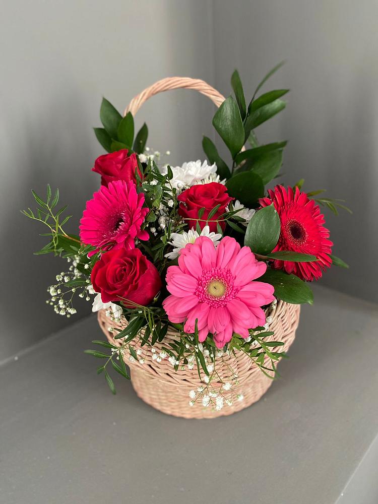 Цветочная композиция из Розы, Хризантемы и Герберы в корзине в Ожогино