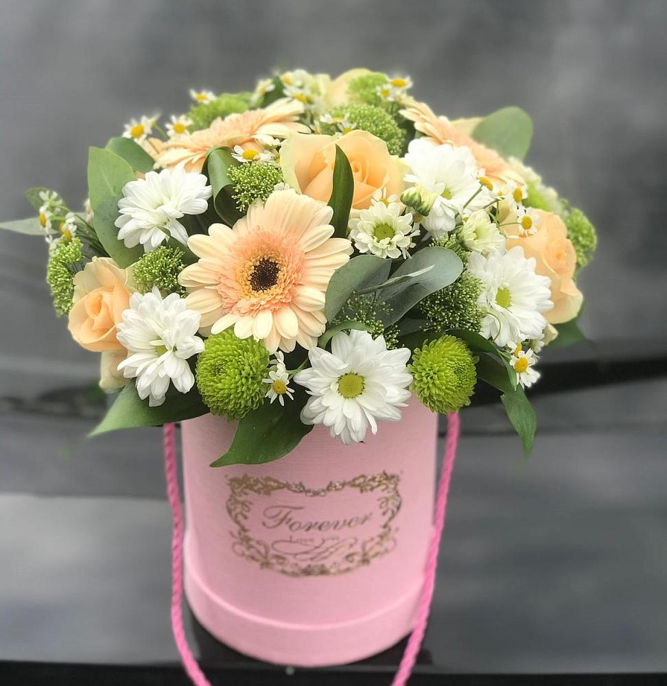 Цветочная композиция из Розы, Герберы и Хризантемы в шляпной коробке в Ожогино