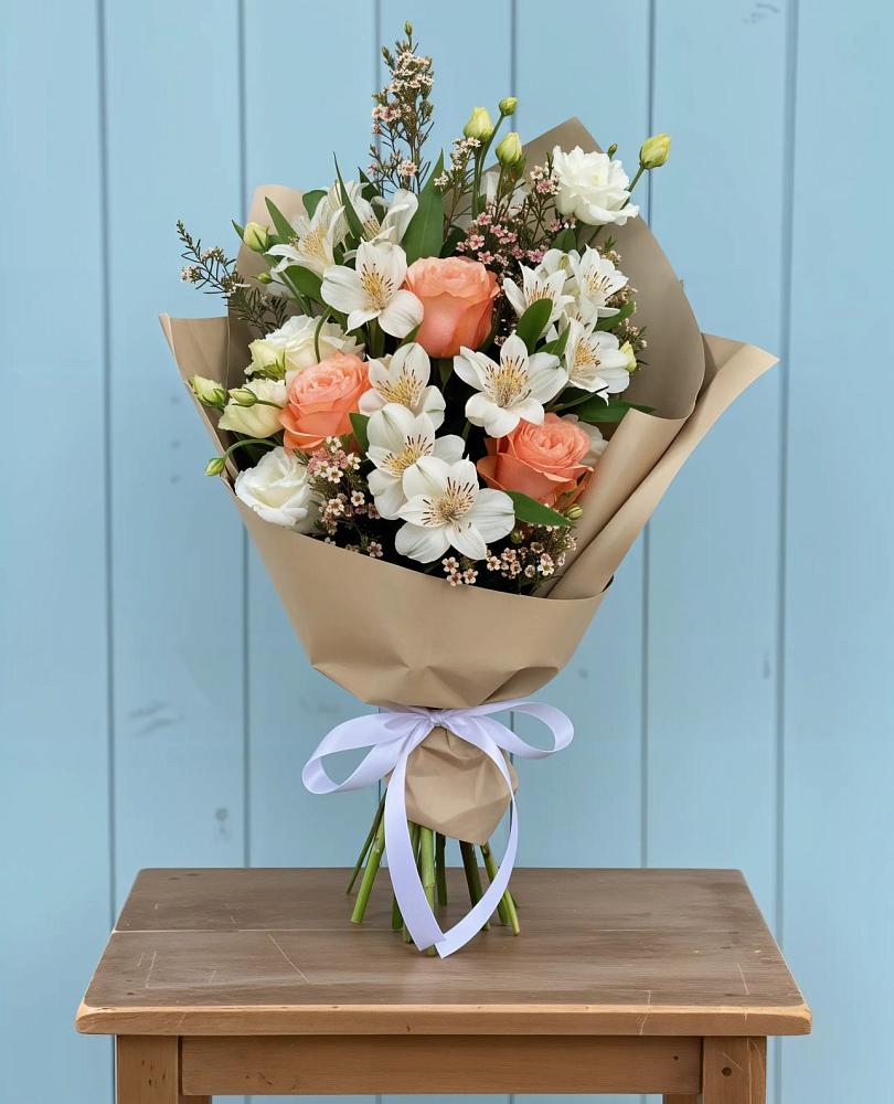 Букет цветов из: Альстромерии, Лизиантусы, Розы и Хризантемы в Ожогино