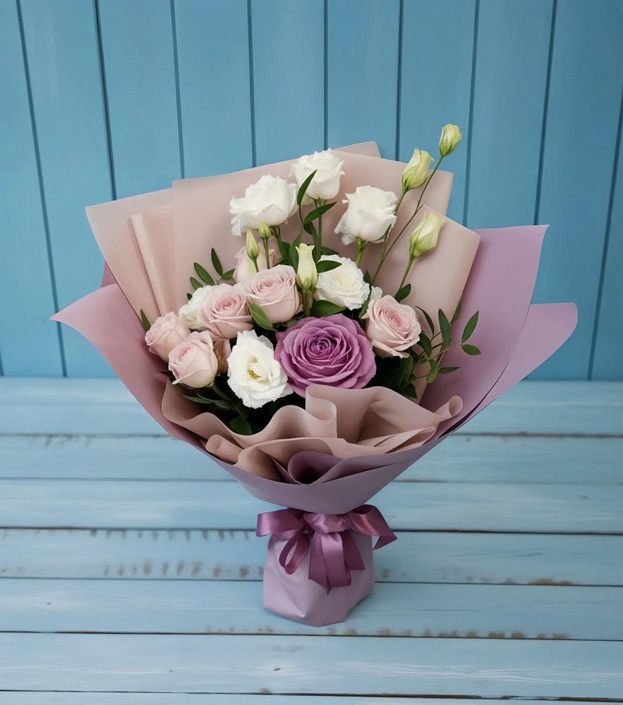 Букет цветов из: Розы и Лизиантусы в Ожогино